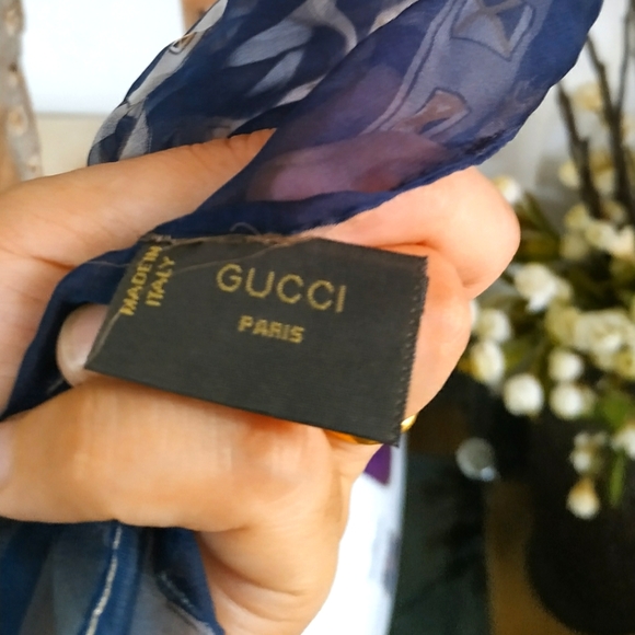 Vintage Gucci Silk Scarf - Picture 3 of 7